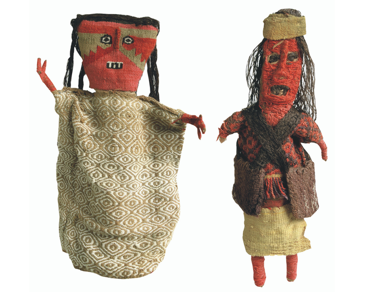 Figurine tessili note come “bambole Chancay”. Perù, Costa Centrale, XIII-XV secolo