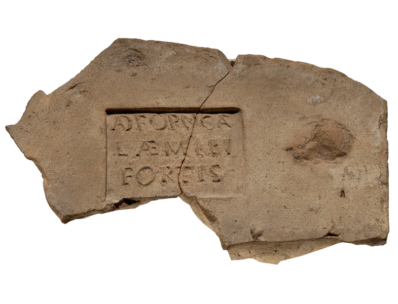 Frammento di mattone con bollo che attesta la presenza di un’officina di Lucius Aemilius Fortis. Pratoguarrato, Savignano. I – II secolo a.C.