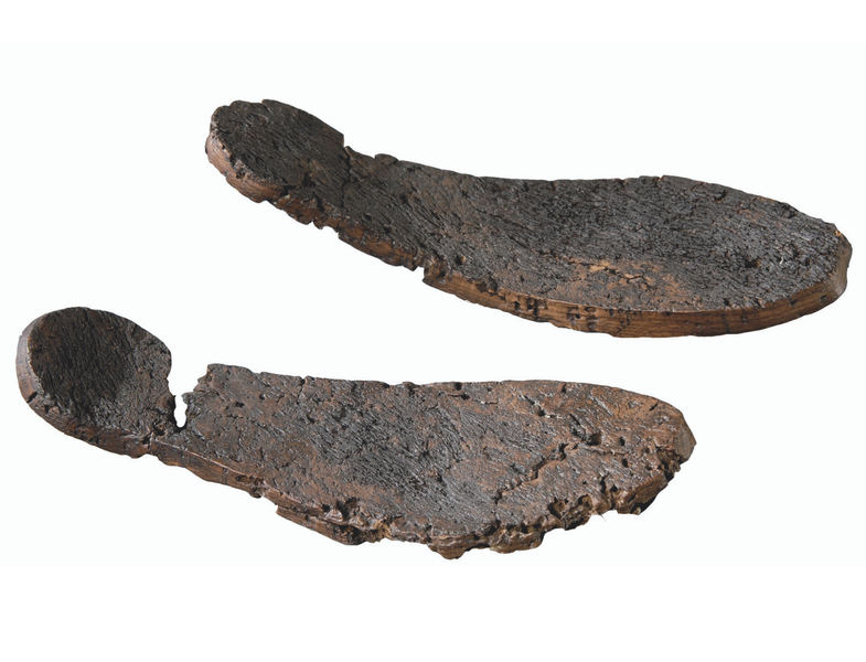 Suole di sandali in legno. Sarcofago di Piazza Matteotti. IV secolo d.C.